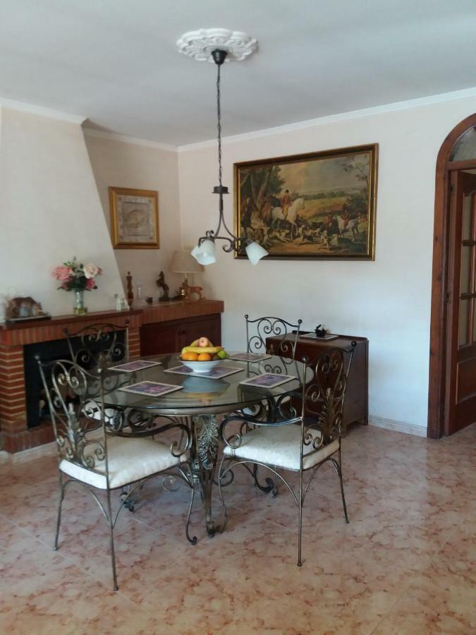 Villa De La Rosa Malaga Exterior photo