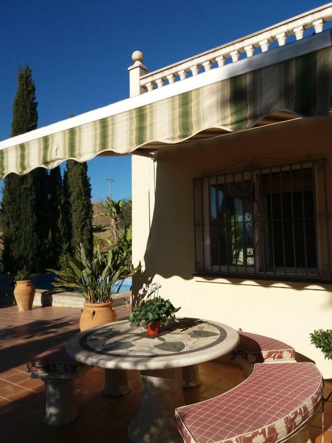 Villa De La Rosa Malaga Exterior photo